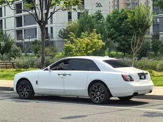 Rolls-Royce Ghost 2022 6.7T Black Badge интерьер фото 7