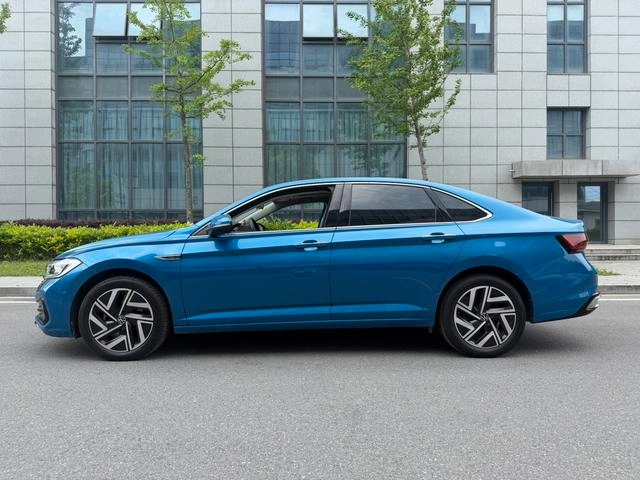 Volkswagen Sagitar 2023 300TSI DSG Premium Edition exterior photo 8