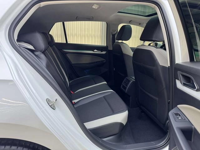 Volkswagen Golf 2021 280TSI DSG Pro interior photo 12