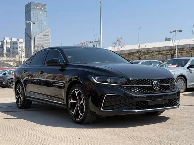 Volkswagen Passat 2024 380TSI Star Elite Edition exterior photo 3