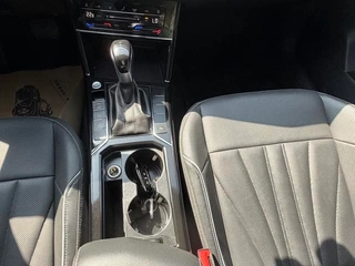 Volkswagen Passat 2024 380TSI Star Elite Edition interior photo 13