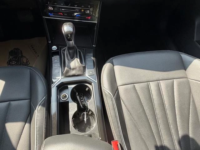Volkswagen Passat 2024 380TSI Star Elite Edition interior photo 13
