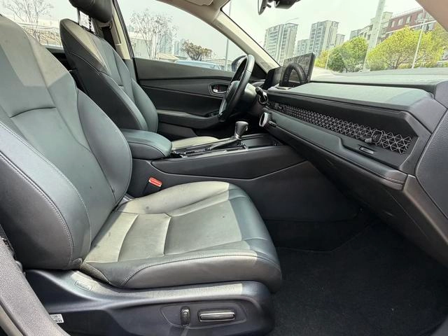 Volkswagen Passat 2024 380TSI Star Elite Edition interior photo 18