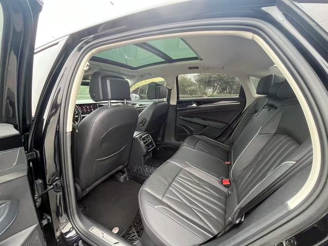 Volkswagen Passat 2023 Restyling 330TSI Star Deluxe Edition exterior photo 8