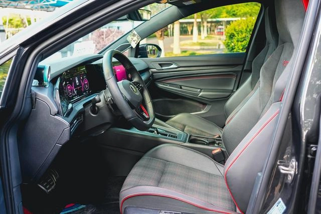 Volkswagen Golf GTI 2021 380TSI DSG GTI interior photo 20