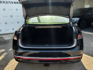 Volkswagen Passat 2025 Pro 380TSI Long Zun Edition interior photo 6