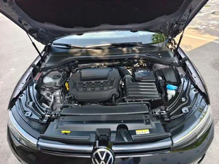 Volkswagen Passat 2025 Pro 380TSI Long Zun Edition interior photo 8