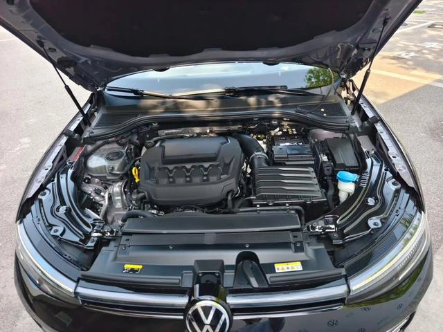 Volkswagen Passat 2025 Pro 380TSI Long Zun Edition interior photo 8