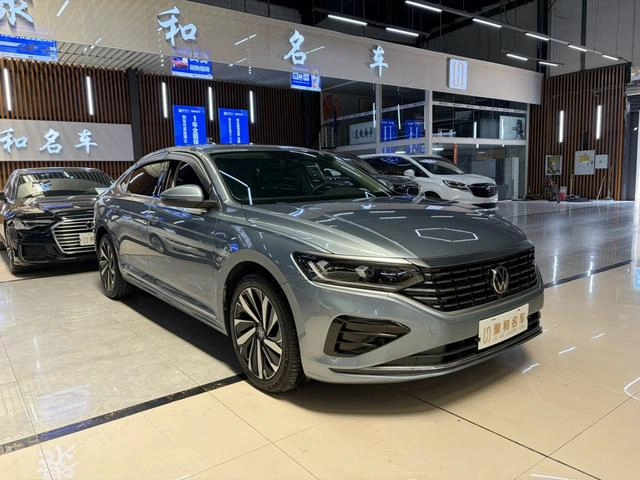 Volkswagen Passat 2022 330TSI Versión de élite exterior foto 3