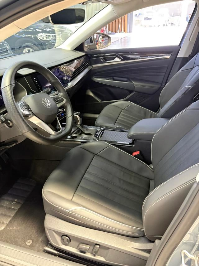 Volkswagen Passat 2022 330TSI Versión de élite exterior foto 4
