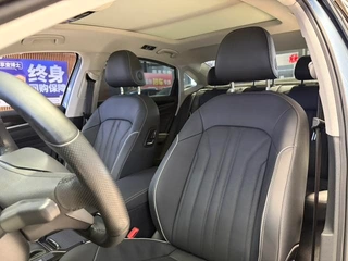 Volkswagen Passat 2022 330TSI Versión de élite interior foto 10