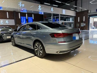 Volkswagen Passat 2022 330TSI Versión de élite interior foto 13