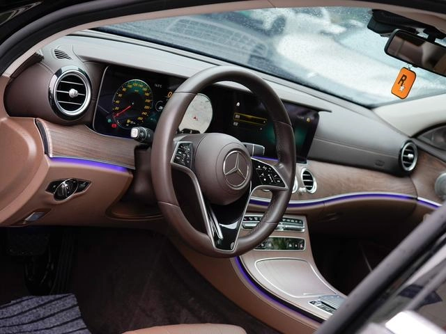 Mercedes-Benz E-Class 2023 E 260 L Passenger car exterior photo 9