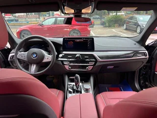 BMW 5 Series 2022 Вторичная модификация 525Li M Спортивный костюм экстерьер фото 5