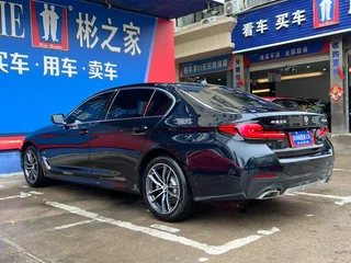 BMW 5 Series 2022 Вторичная модификация 525Li M Спортивный костюм интерьер фото 11