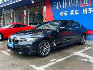 BMW 5 Series 2022 Вторичная модификация 525Li M Спортивный костюм интерьер фото 17