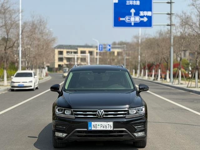 Volkswagen Tiguan L 2021 330TSI Автоматическая версия с двумя приводами экстерьер фото 2