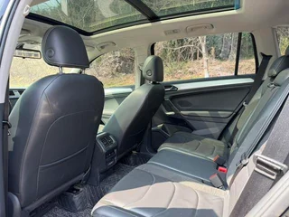 Volkswagen Tiguan L 2021 330TSI Автоматическая версия с двумя приводами интерьер фото 7