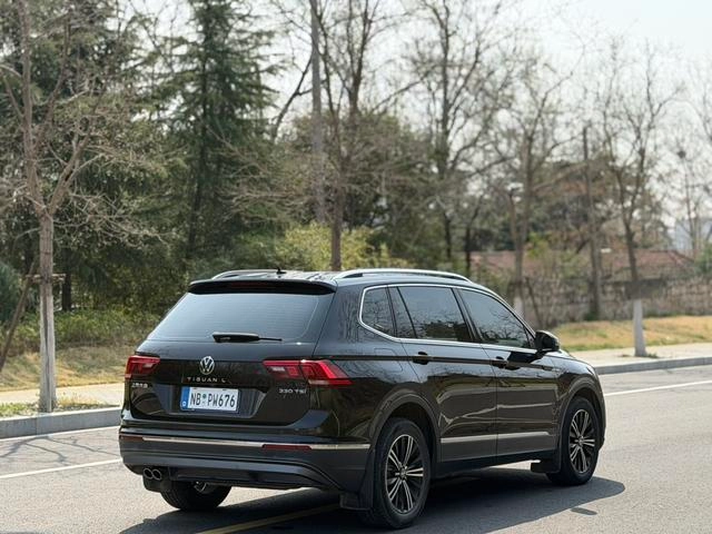Volkswagen Tiguan L 2021 330TSI Автоматическая версия с двумя приводами интерьер фото 11