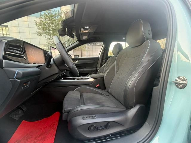 Volkswagen Passat 2025 Pro 380TSI Star Dragon Edition exterior photo 8