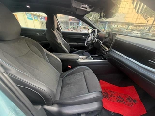 Volkswagen Passat 2025 Pro 380TSI Star Dragon Edition interior photo 11