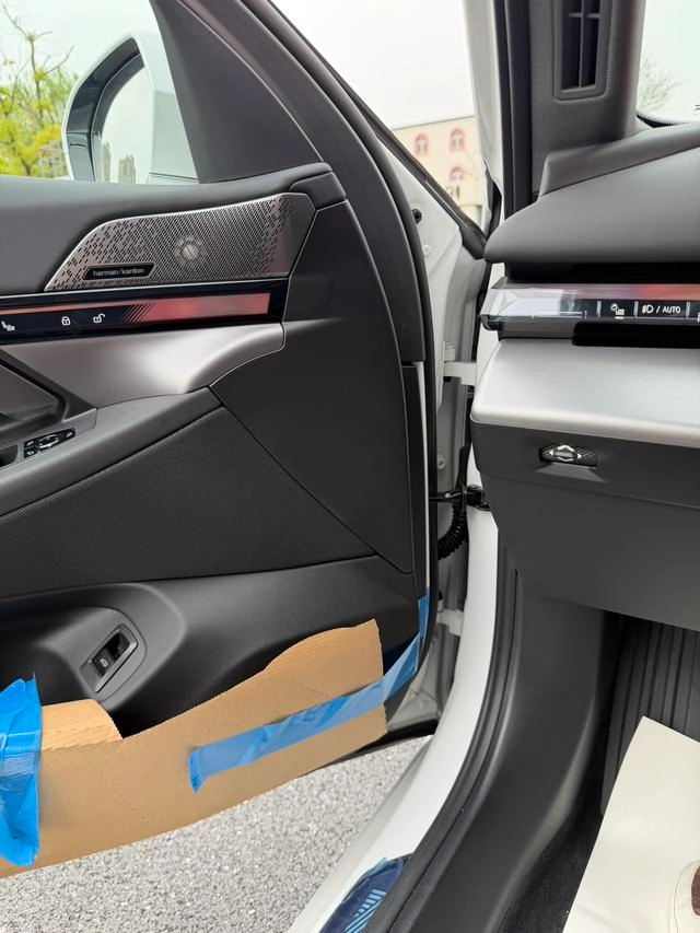 BMW 5 Series 2025 Restyling 530Li Leading Type M Sports suit exterior photo 6