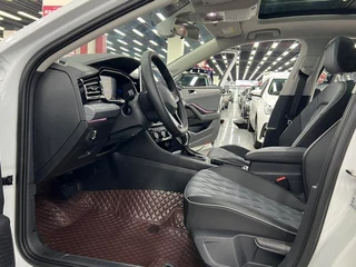Volkswagen Sagitar 2023 300TSI DSG Versión más allá exterior foto 5 Volkswagen Sagitar 2023 300TSI DSG Versión más allá exterior foto 5