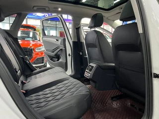 Volkswagen Sagitar 2023 300TSI DSG Versión más allá interior foto 9 Volkswagen Sagitar 2023 300TSI DSG Versión más allá interior foto 9