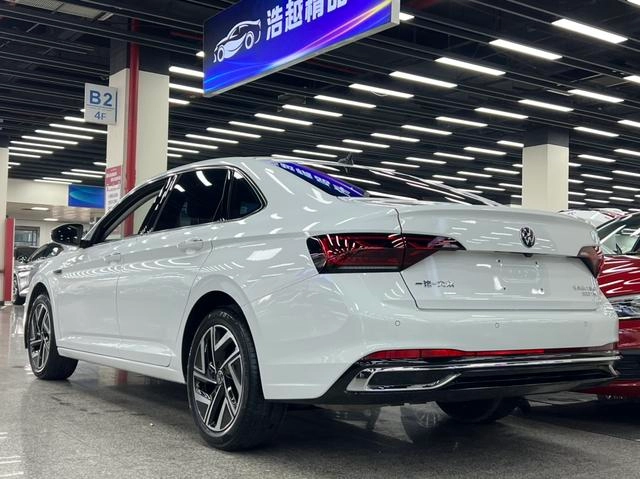 Volkswagen Sagitar 2023 300TSI DSG Versión más allá interior foto 10 Volkswagen Sagitar 2023 300TSI DSG Versión más allá interior foto 10