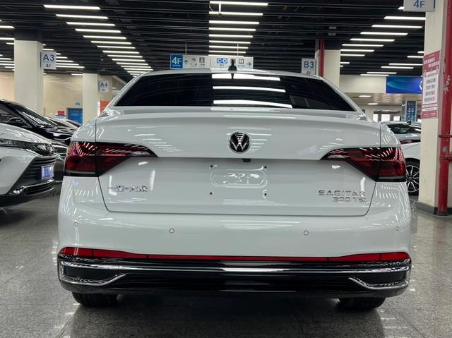 Volkswagen Sagitar 2023 300TSI DSG Versión más allá interior foto 11 Volkswagen Sagitar 2023 300TSI DSG Versión más allá interior foto 11