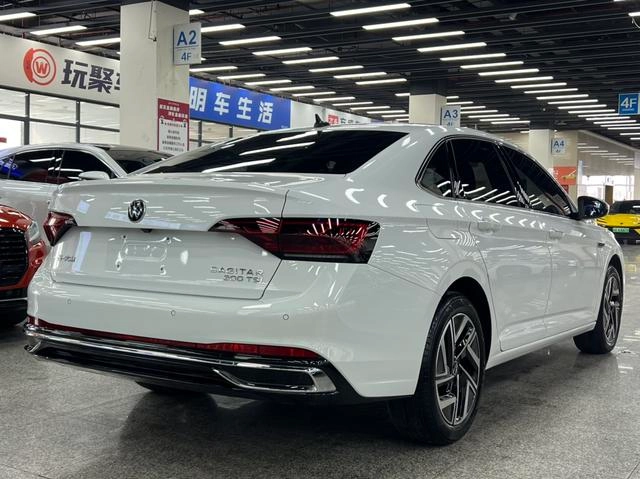 Volkswagen Sagitar 2023 300TSI DSG Versión más allá interior foto 12 Volkswagen Sagitar 2023 300TSI DSG Versión más allá interior foto 12