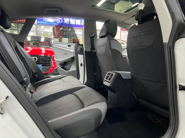 Volkswagen Lamando 2024 Lamando L 280TSI DSG Versión picante interior foto 7