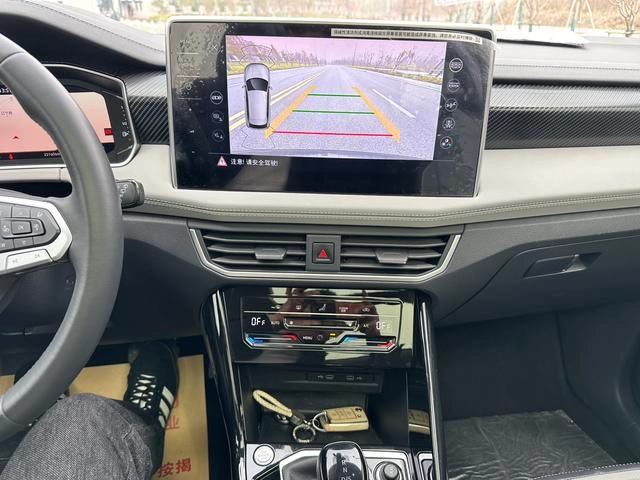 Volkswagen Tayron 2023 280TSI Deux roues motrices, luxe Plus Version avancée intérieur photo 13