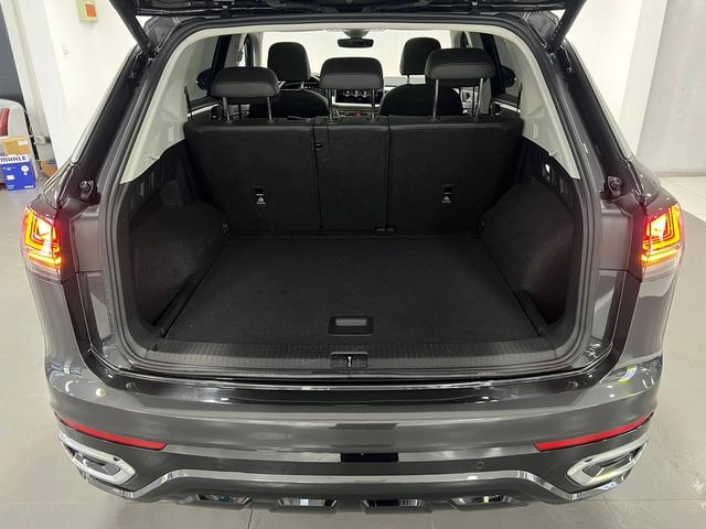 Volkswagen Tayron 2023 380TSI Quatre roues motrices R-Line Version haute performance intérieur photo 16