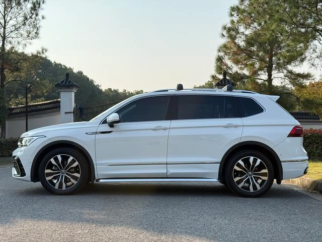 Volkswagen Tiguan L 2022 330TSI Автоматический полный привод R-Line Наслаждайтесь версией экстерьер фото 4