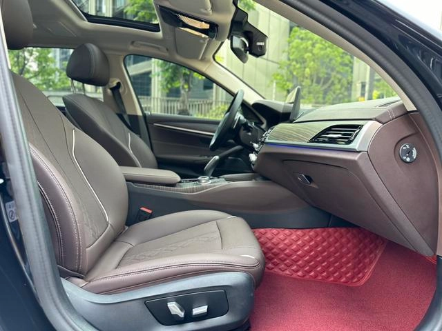 BMW 5 Series 2022 Second change 530Li Leading Type Luxury Set exterior photo 10