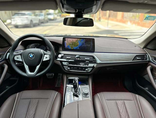 BMW 5 Series 2022 Second change 530Li Leading Type Luxury Set interior photo 15
