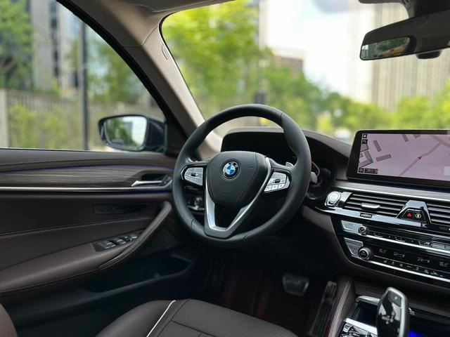 BMW 5 Series 2022 Second change 530Li Leading Type Luxury Set interior photo 18