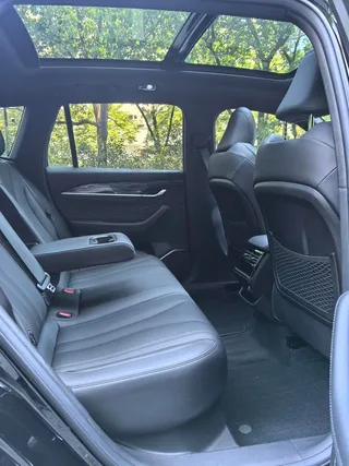 Geely Monjaro 2025 2.0TD Versión en la nube con tracción en dos ruedas interior foto 12 Geely Monjaro 2025 2.0TD Versión en la nube con tracción en dos ruedas interior foto 12
