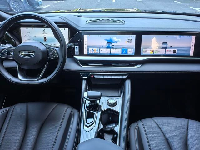 Geely Monjaro 2025 2.0TD Versión en la nube con tracción en dos ruedas interior foto 14 Geely Monjaro 2025 2.0TD Versión en la nube con tracción en dos ruedas interior foto 14