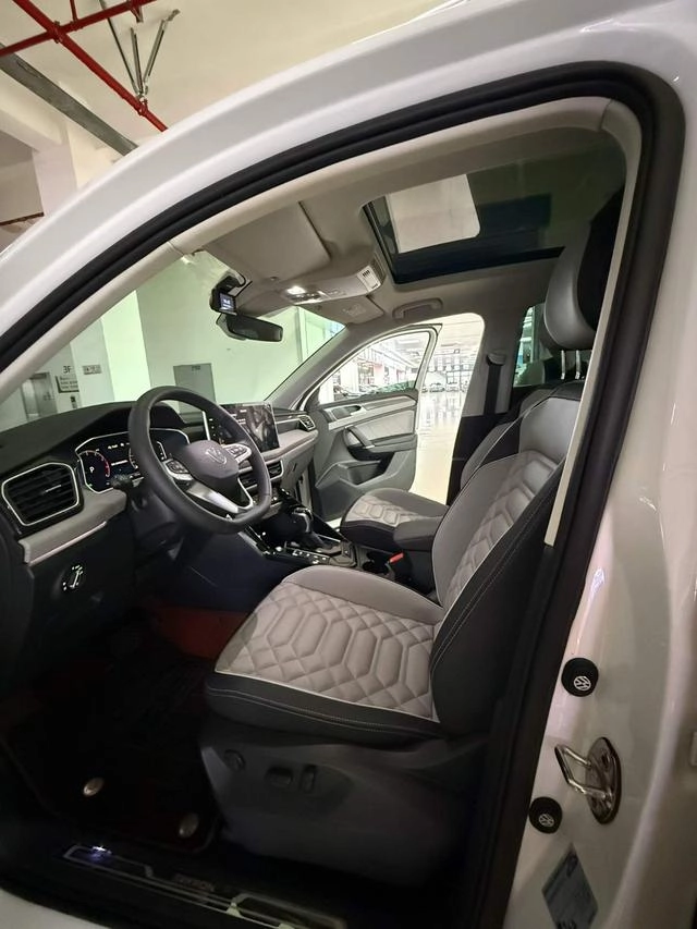 Volkswagen Tayron 2024 330TSI Tracción a dos ruedas de lujo Plus Versión avanzada interior foto 6 Volkswagen Tayron 2024 330TSI Tracción a dos ruedas de lujo Plus Versión avanzada interior foto 6