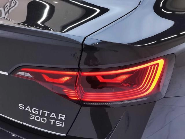 Volkswagen Sagitar 2023 300TSI DSG Premium Edition interior photo 11