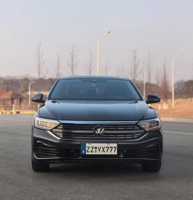 Volkswagen Sagitar 2023 300TSI DSG Premium Edition exterior photo 2