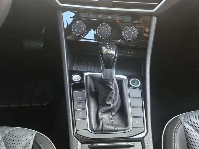 Volkswagen Sagitar 2023 300TSI DSG Premium Edition exterior photo 8