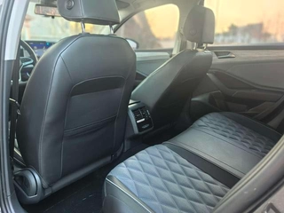 Volkswagen Sagitar 2023 300TSI DSG Premium Edition interior photo 9