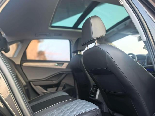 Volkswagen Sagitar 2023 300TSI DSG Premium Edition interior photo 10