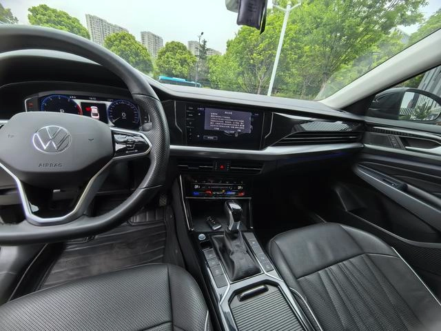 Volkswagen Passat 2023 330TSI Star Star Premium Edition intérieur photo 11