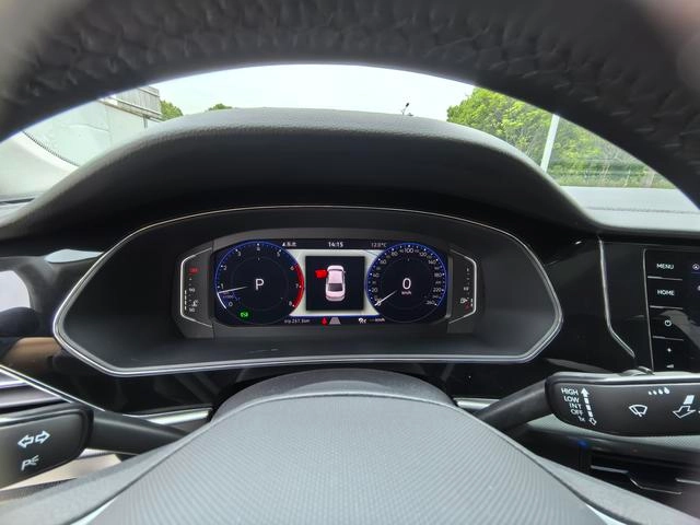 Volkswagen Passat 2023 330TSI Star Star Premium Edition intérieur photo 13