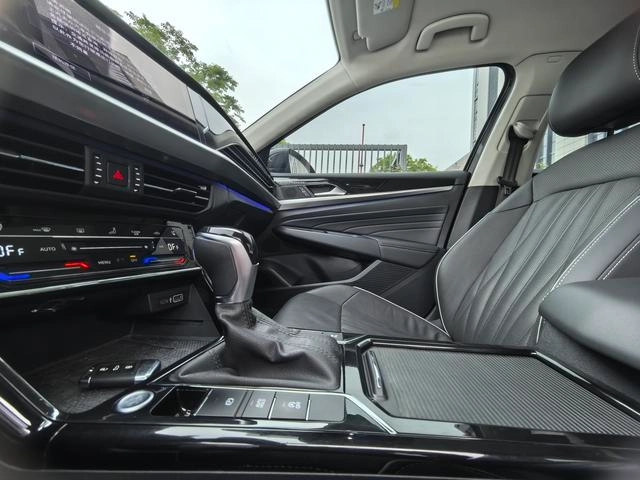 Volkswagen Passat 2023 330TSI Star Star Premium Edition intérieur photo 14