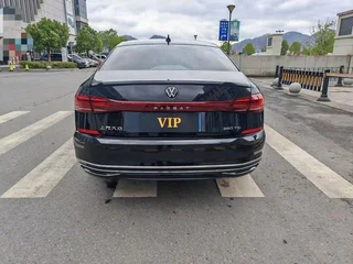 Volkswagen Passat 2024 380TSI Elite Edition interior photo 8